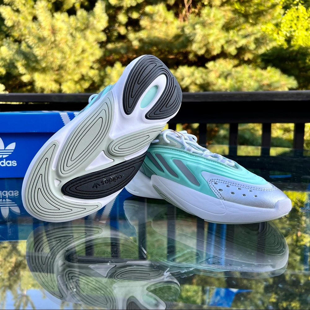 Adidas Ozelia Women’s Athletic Sneakers Shoe - Picture 6 of 9